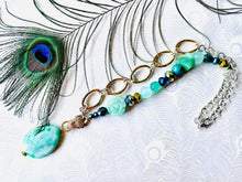 Load image into Gallery viewer, Mint green agate &amp; gold panther head statement necklace 