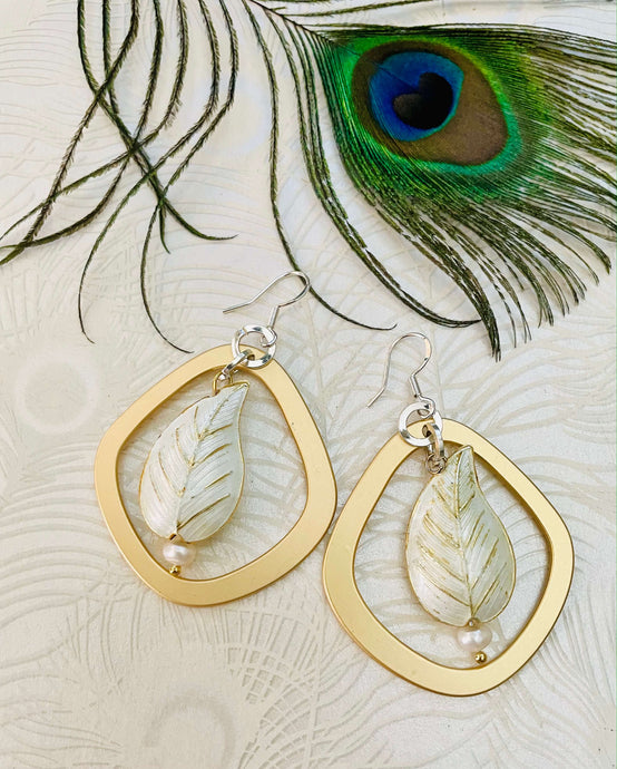 white-gold-cloissone-leaf-with=freshwater-pearl-gold-loop-silver-ear-hook-with-peacock-feather